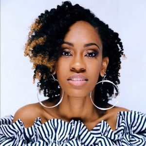 Meet your Posher, Naima